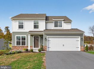 29 Ladderback Ln, Reading, PA 19606