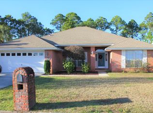 9672 Parker Lake Cir, Navarre, FL 32566