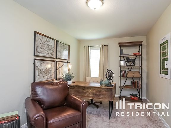 3rd image of 696 Totem Trail Dr