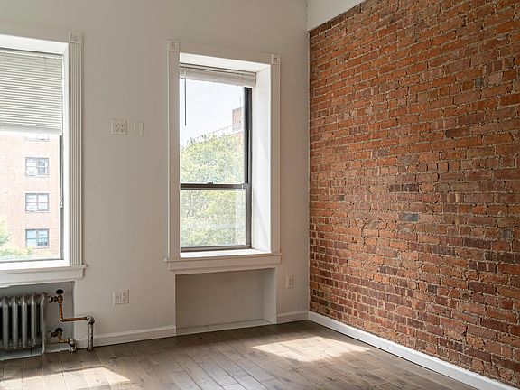 2nd image of 215 E 115th St APT 4