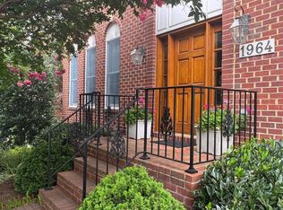 1964 Horse Shoe Dr, Vienna, VA 22182