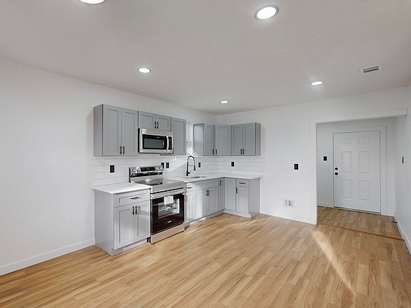 5th image of 2802 N Masters Dr