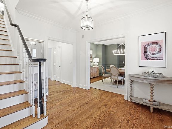 3rd image of 15 Davis Avenue