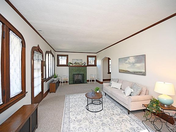 5th image of 2553 Moundview Dr
