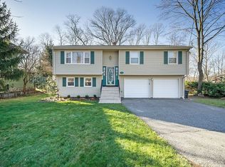 26 Franklin Ave, Montvale, NJ 07645