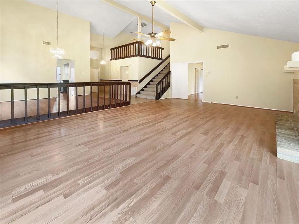 Building Photo - 10619 Chapel Hill Dr