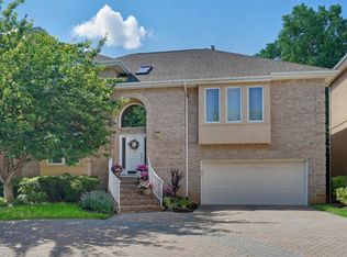 192 Pelican Ct, Holmdel, NJ 07733
