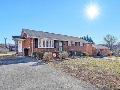 1524 Liggates Rd, Lynchburg, VA, 24502