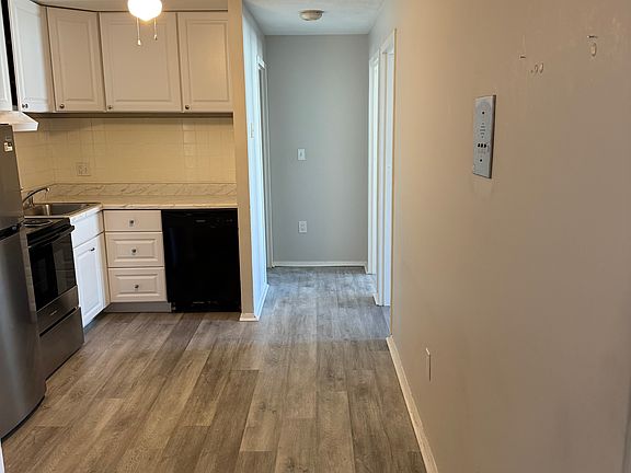 2nd image of 53 Woodbine St APT 31