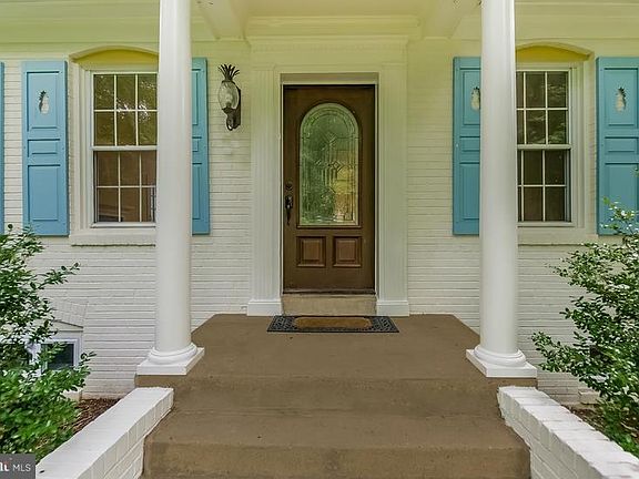4th image of 4313 Holly Ln