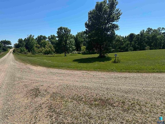 5th image of Paradise Cir