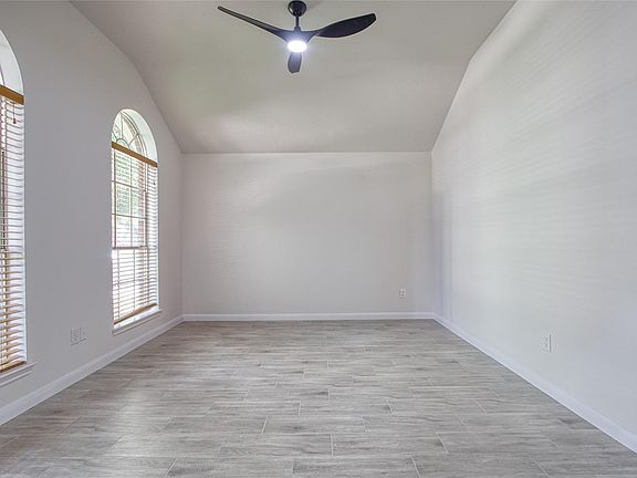 2nd image of 7215 Oak Walk Drive