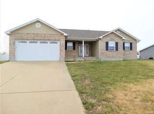 58 Swan Ln, Farmington, MO 63640
