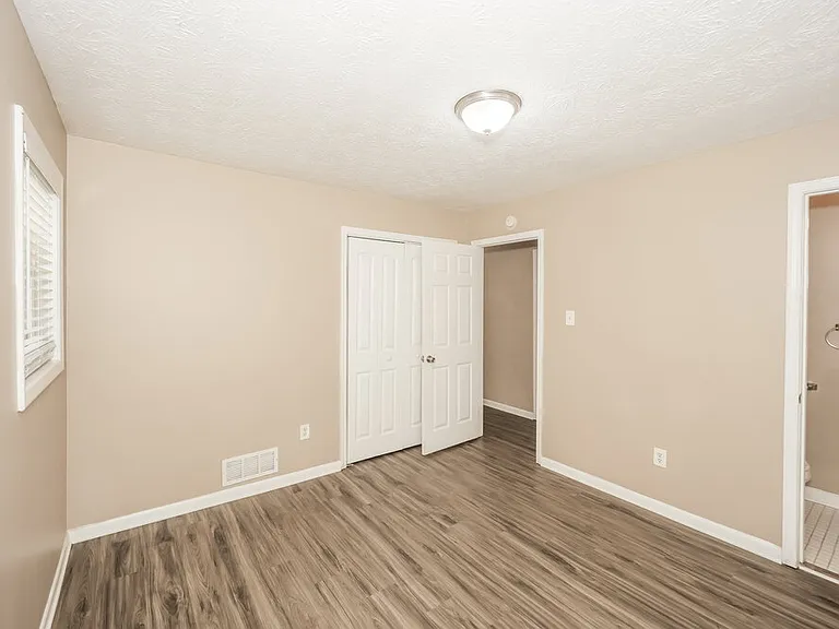 303 Mercer Dr — Photo 9