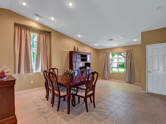 4th image of 99 Hudson Ct