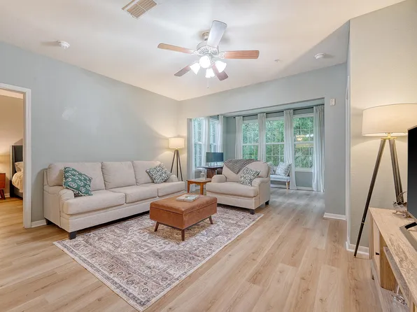 60 Fenwick Hall Aly APT 925, Johns Island, SC 29455