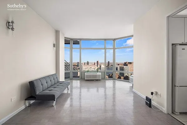 Rented by Sotheby's International Realty | media 18