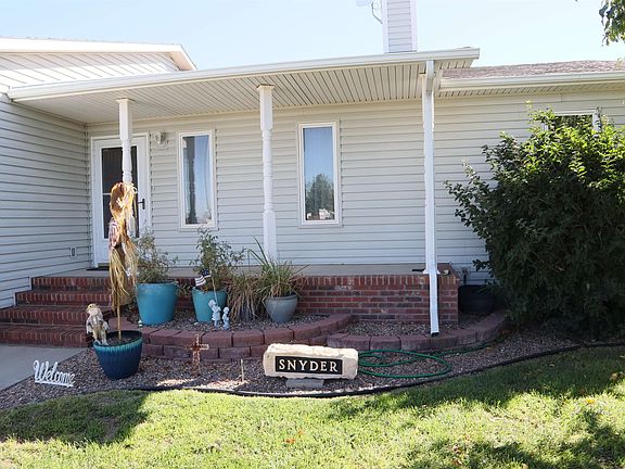 2nd image of 401 Runyan Ave