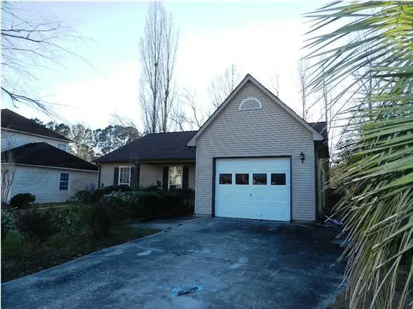 105 Nottingham Ct, Summerville, SC 29485