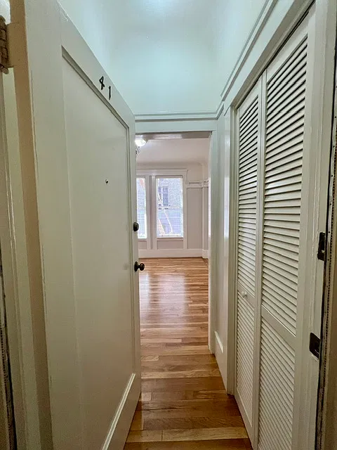 542 Mason Street — Photo 2