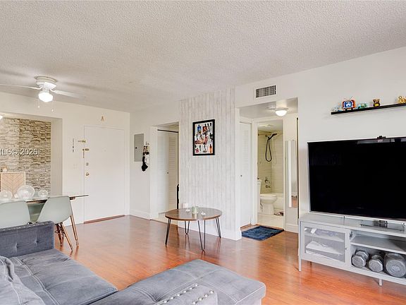 3rd image of 8320 NW 8th St #2-302