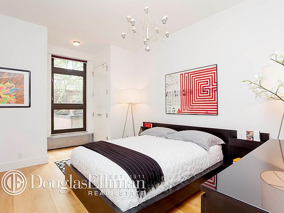 5th image of 406-408 W 45th St #3C