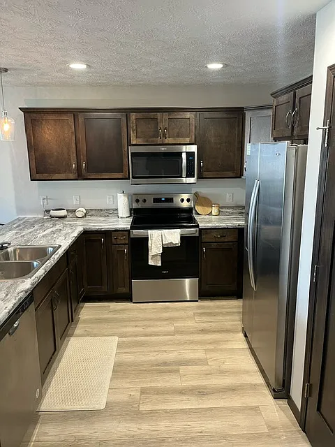 3 bed, 1443 sqft, $1,800 — Photo 3