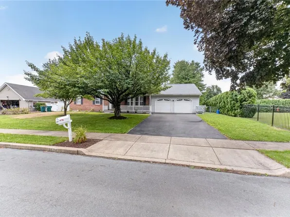 2694 Peggy St, Easton, PA 18045