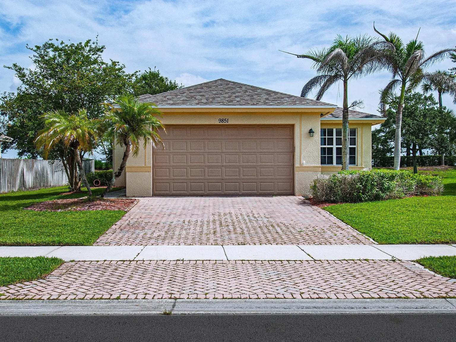 3 bed, 2.0 bath, 1340 sqft, $2,100 — Photo 1