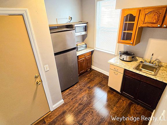 2nd image of 3144 Montana Ave APT 4