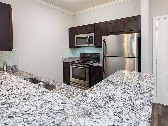 4th image of 1090 Chateau Crossing Dr APT 305