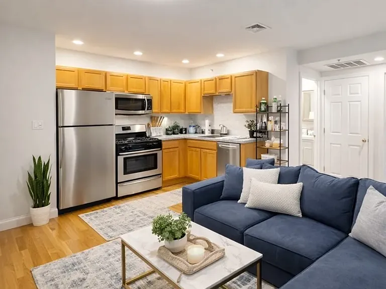 393 W Broadway #9 — Photo 1