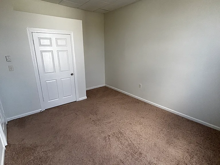 667 Green St #4 — Photo 3