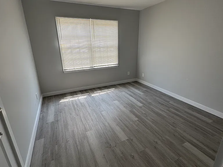 6571 Rock Springs Rd — Photo 33