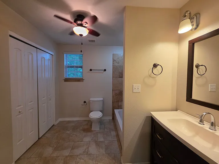 5142 Regalo Dr — Photo 15