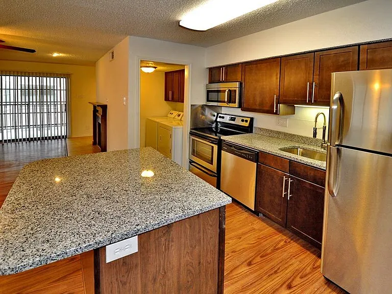 Everwood Apartments — Photo 7