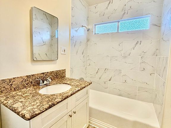 5th image of 4481 Chevy Chase Dr APT 1