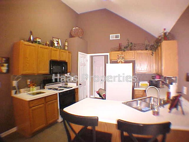 2nd image of 4315 Chesapeake Trce NW