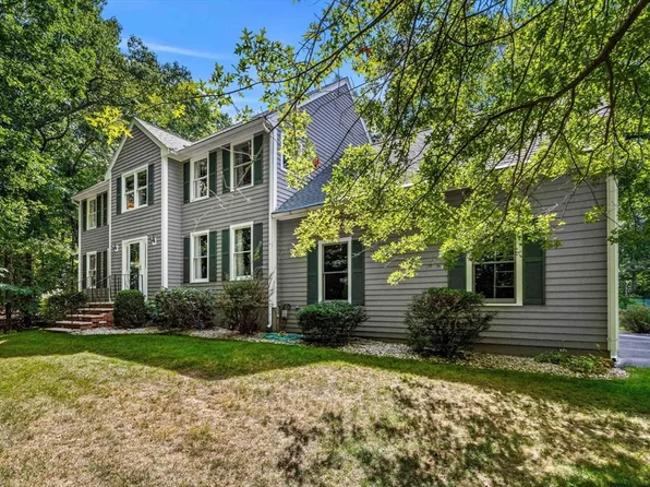 4 Mulberry St, Groveland, MA 01834