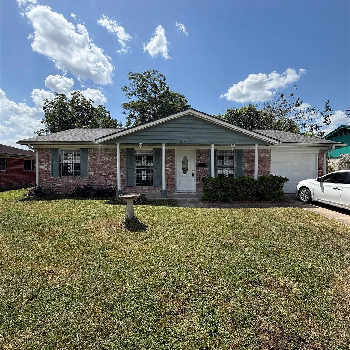 3 bed, 2.0 bath, 1398 sqft, $1,550 — Photo 1