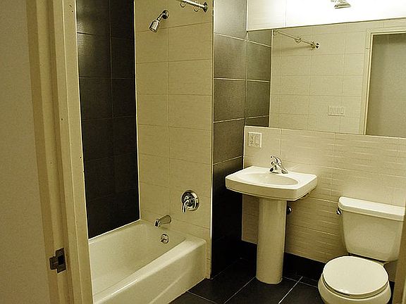 5th image of 1078 Fulton St APT 6C