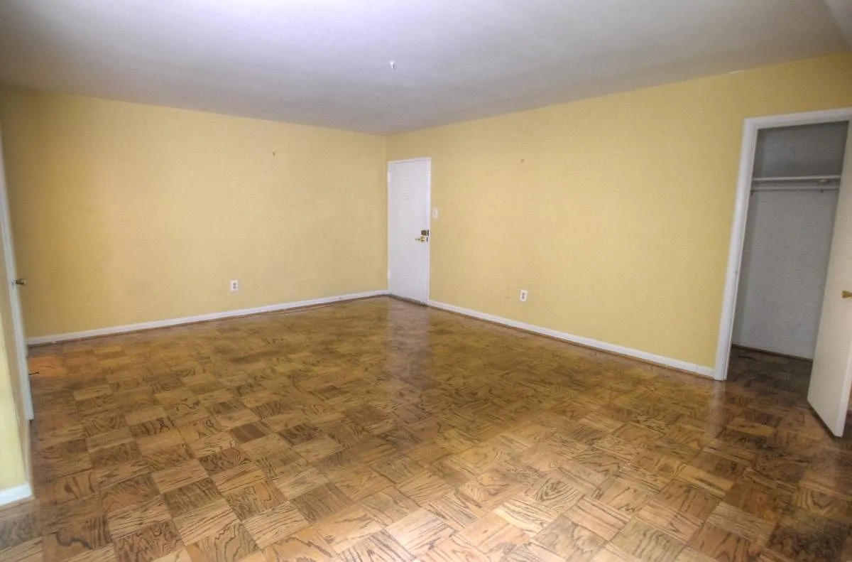 Living Room - 8614 Manchester Rd #6