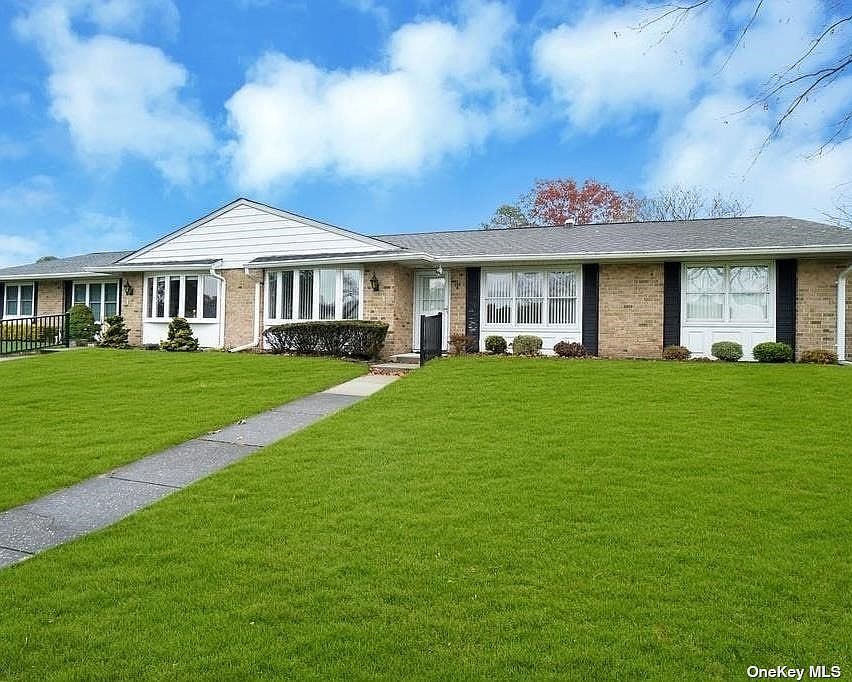 288B Berwick Court UNIT B, Ridge, NY 11961 | Zillow