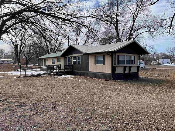 2nd image of 305 E Sanders