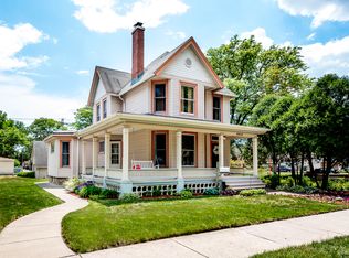 6832 34th St, Berwyn, IL 60402