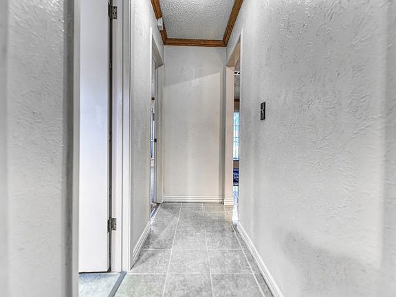 5th image of 3224 Rockne Ln