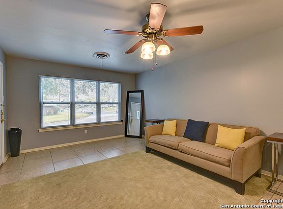 4th image of 3627 Mohegan Dr