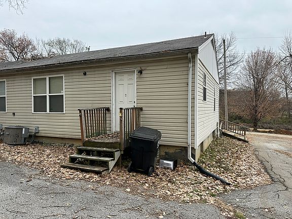 5th image of 1534 W Waldo Ave