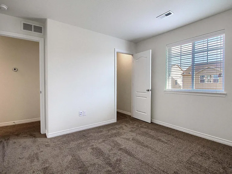 14776 Oslo Ave — Photo 32