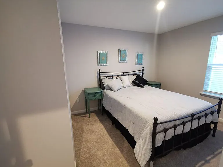 20 Roycroft Pl — Photo 7